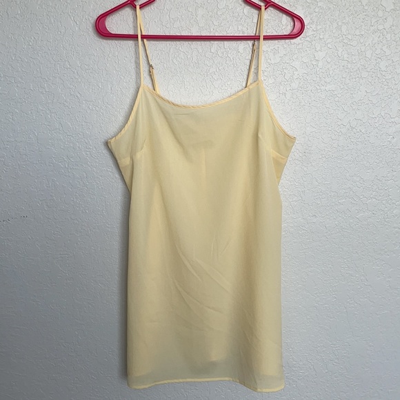 Yellow Dress - Picture 5 of 6